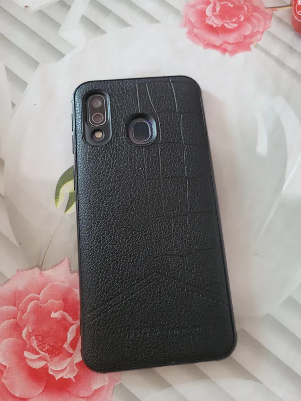 samsung galaxy SM-A40 — фото 1