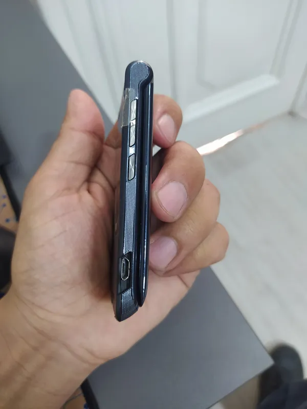 motorola Razr2 v8 perfectum knopkali telefon — фото 3