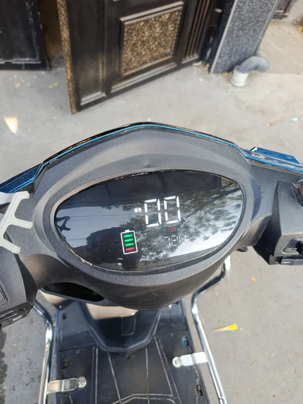 Tesla sukutir 6