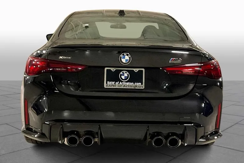 BMW M4 Competition xDrive — фото 1