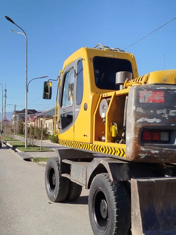 Самсунг экскаватор 2000 год сотилади холати зур 3 Самсунг экскаватор 2000 год сотилади холати зур 3