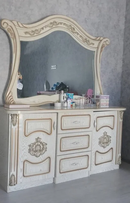 Mebel sotiladi b/u ozgina iwlatilgan