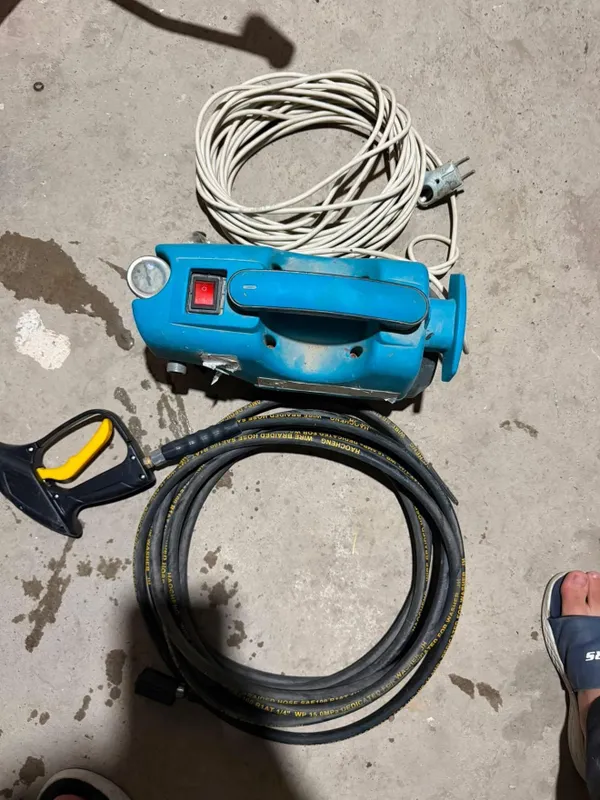 Karcher holati yaxshi 2 Karcher holati yaxshi 2