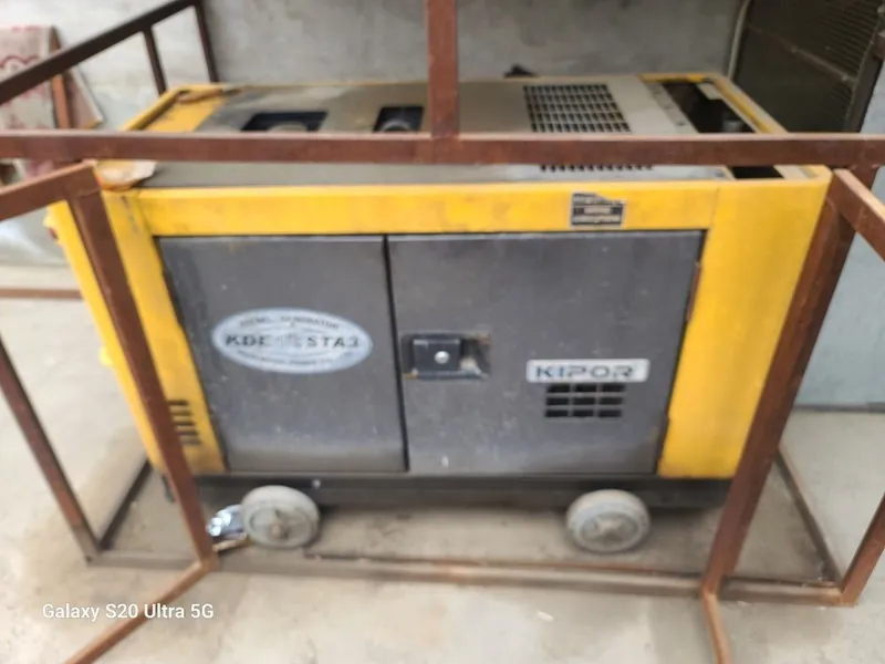 Generator 3 fazali sotiladi holati yaxshi 3 Generator 3 fazali sotiladi holati yaxshi 3