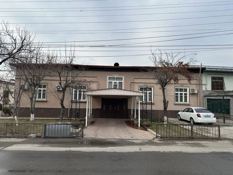 O’rikzor mahallada 6sotixli uchaska, uy srochna sotiladi.