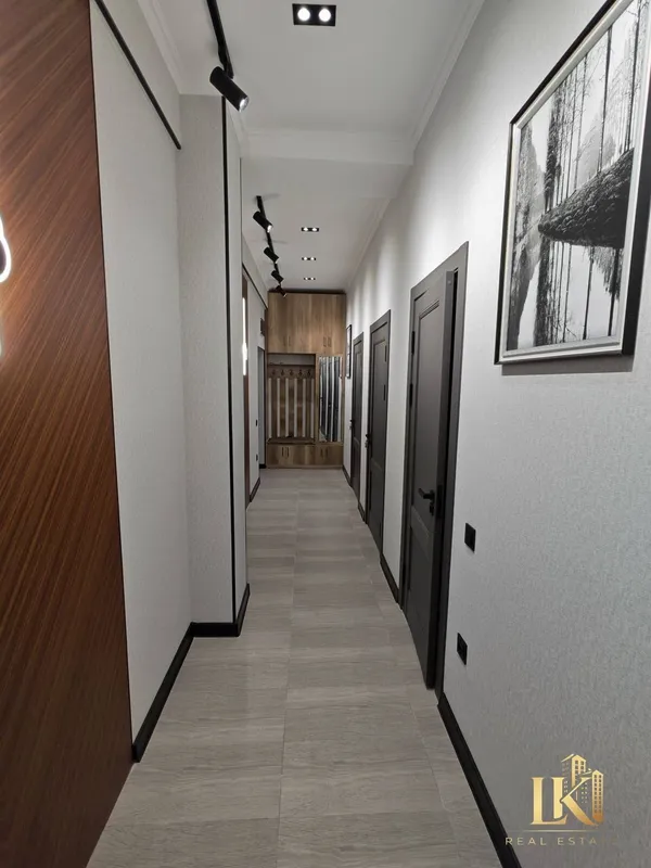 3 xonali kvartira sotiladi, 70 m², 2/8, Yashnobod tumani 8