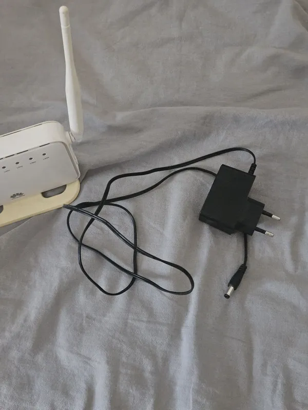 продается / sotiladi - router Huawei 4 продается / sotiladi - router Huawei 4