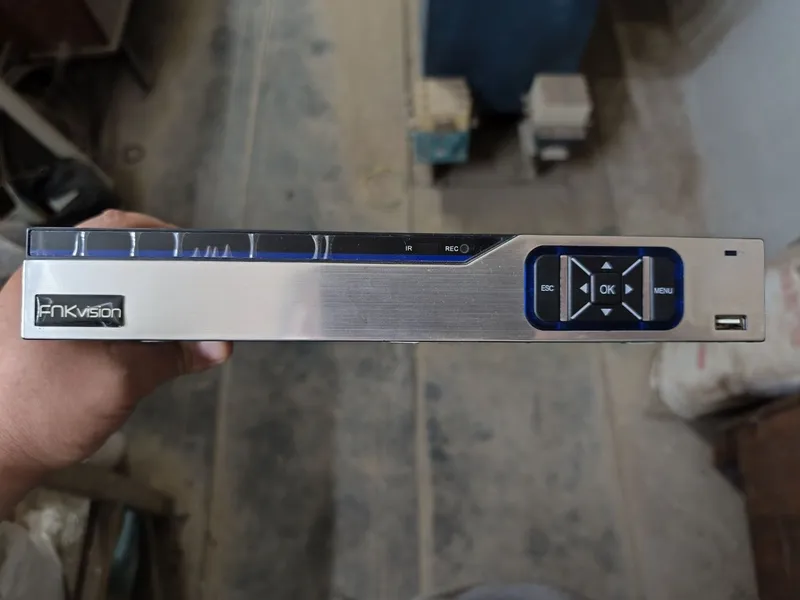 DVR регистратор 4 канала, рабочий 1 DVR регистратор 4 канала, рабочий 1
