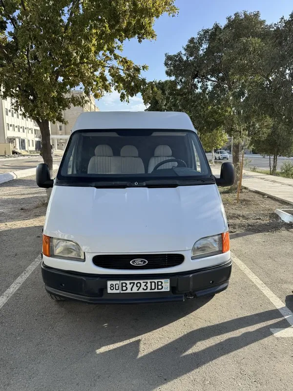 Ford Transit srochno sotiladi