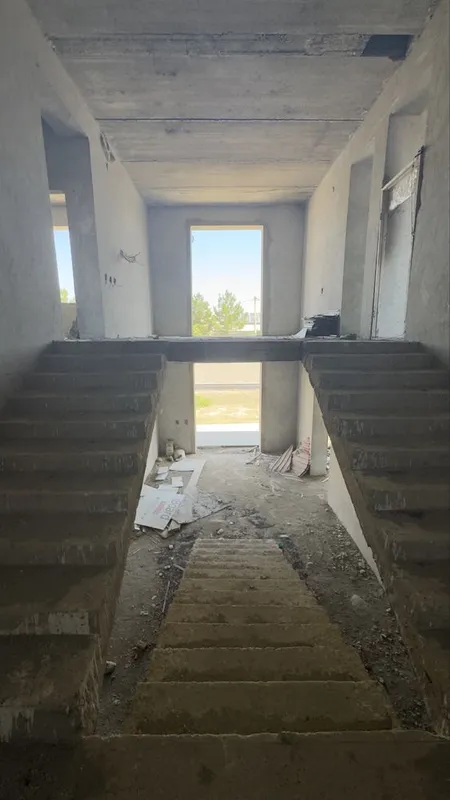 Ikki qavatli 6 soxli hovli sotiladi 5 Ikki qavatli 6 soxli hovli sotiladi 5