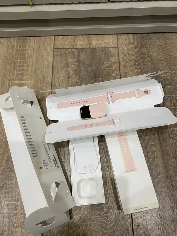 Apple watch series 6 40mm 4 Apple watch series 6 40mm 4