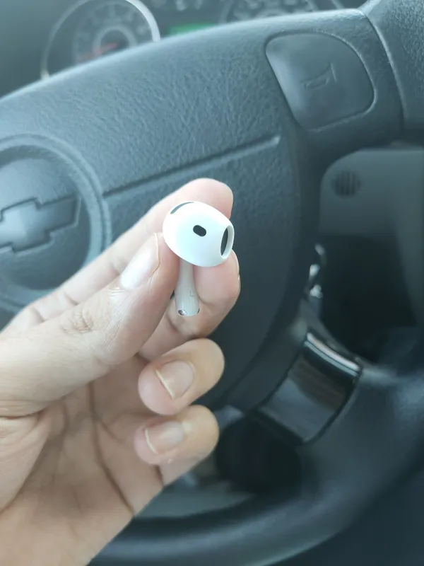 AirPods 4 Active Noise Cancellation — фото 1