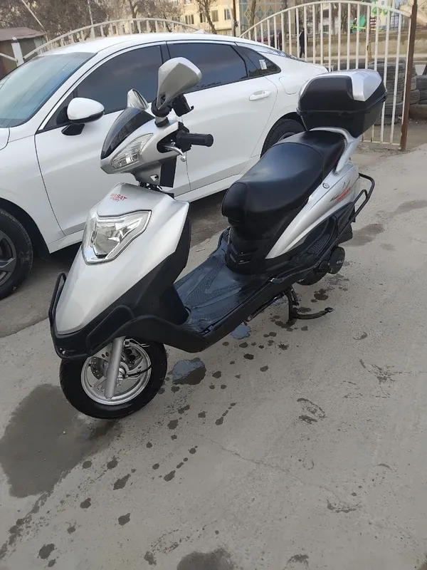 Skuter sotiladi . Srochna 1 Skuter sotiladi . Srochna 1
