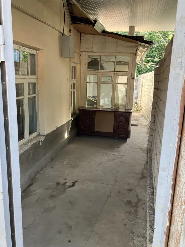 Hovli ijaraga beriladi faqat oilaga Chorsuda 400$ 1 Hovli ijaraga beriladi faqat oilaga Chorsuda 400$ 1