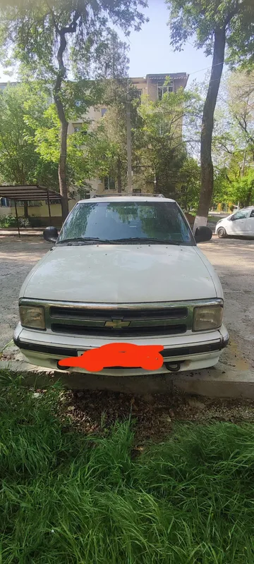 автомобиль Шевроле blazer 9 автомобиль Шевроле blazer 9