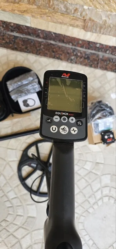 Металлодетектор Minelab EQUINOX 800 — фото 1