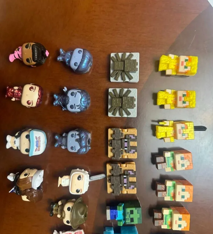 Продаются оригинальные фигурки Kinder Joy из серий ОСД и Minecraft. — фото 1