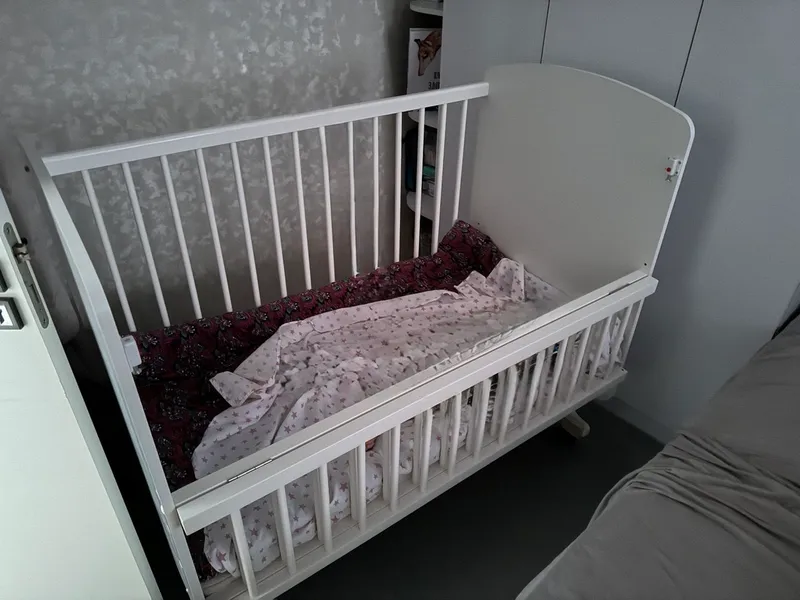 детская кровать 140х65 см (почти новая) 1