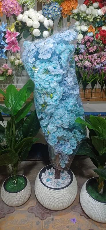 Suniy gullar va patistafkalar sotiladi — фото 3