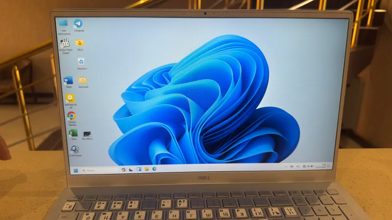Dell Inspiron 5502 noutbuk 2 Dell Inspiron 5502 noutbuk 2