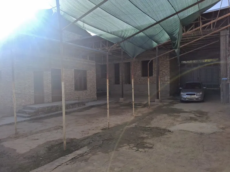 Уй хонадон майдони 10 сотих хоналар сони 7та. — фото 1