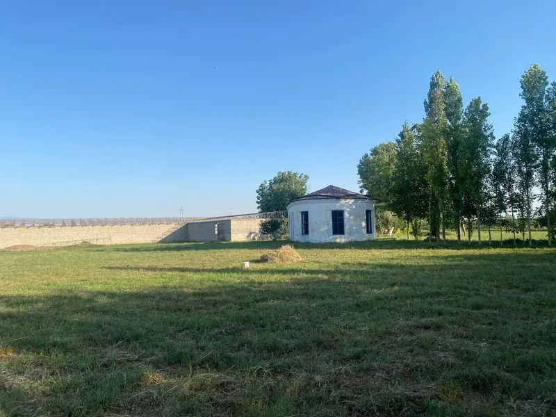 Продаётся участок в Кибраском районе — фото 1