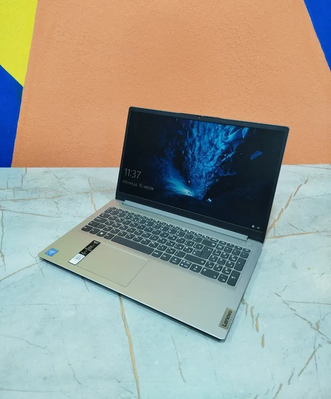 Lenovo IdeaPad 3 15IGL05 1