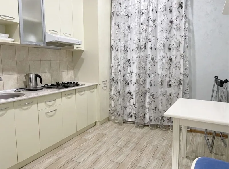 2/1/5 Parkent bozori yonidagi yangi qurilish, yevrotaʼmirlari bilan 5