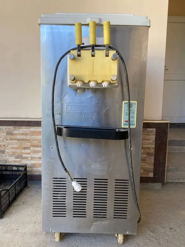 Frigomat ( Frezer ) Muzqaymoq aparatlar sotiladi! Frigomat 220W, Yil