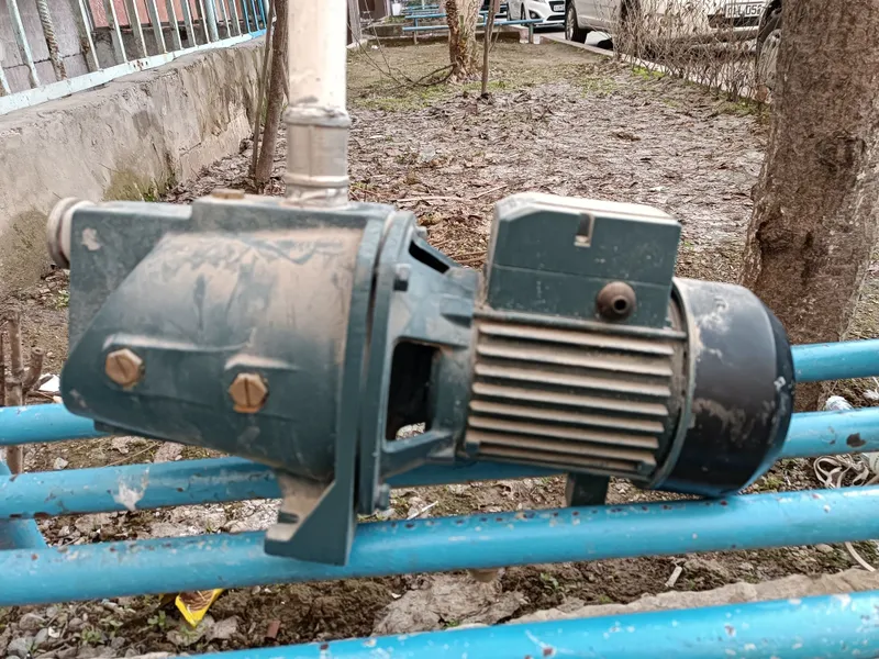 1) Новая бензопила в собранном виде. 2) Водяной насос для воды. Б/у. — фото 4