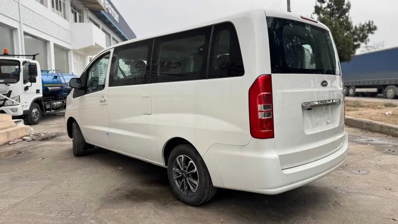 JAC M3 LUX Минивен 9 местный — фото 2