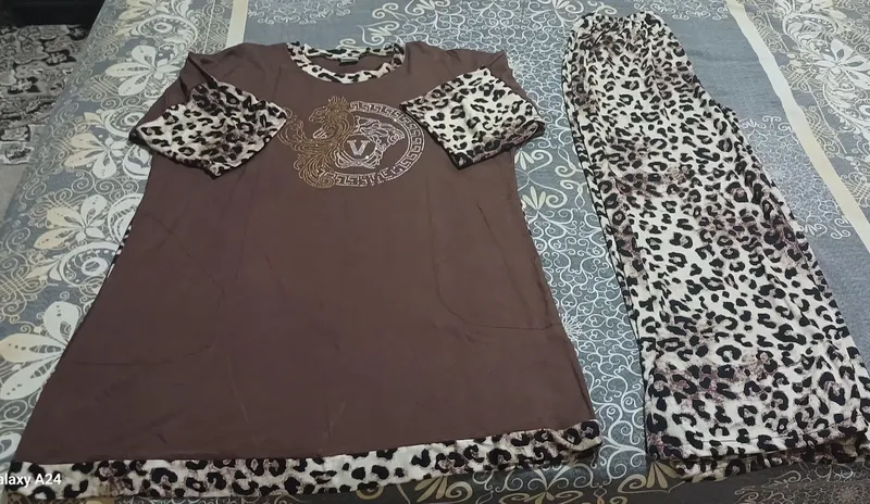 Dvoyka 52 razmer yengi umuman kiyilmagan