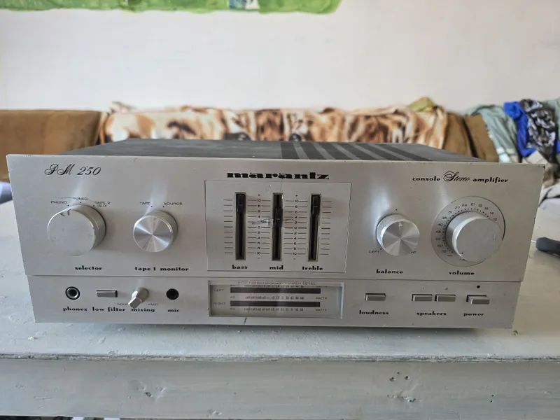 Marantz PM 250 усилитель 1 Marantz PM 250 усилитель 1