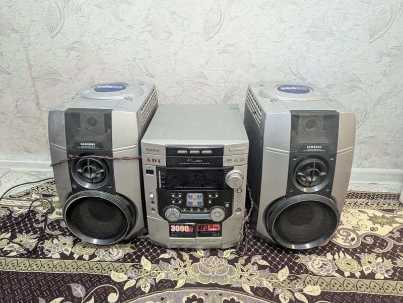 Продаётся!!! Музыкальный центр! 2