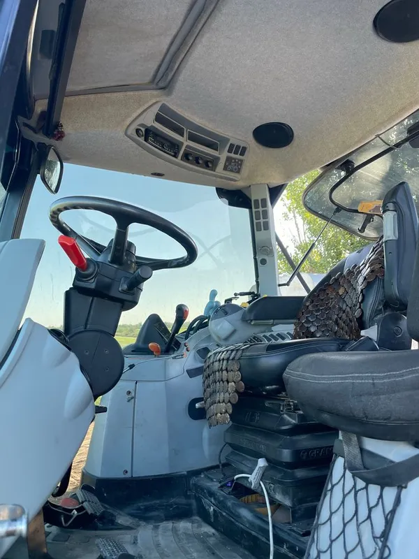 NEW HOLLAND T60-70 sotiladi 6