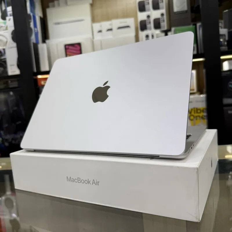 Macbook Air 13.6" M4 16/256 Silver 1 Macbook Air 13.6" M4 16/256 Silver 1