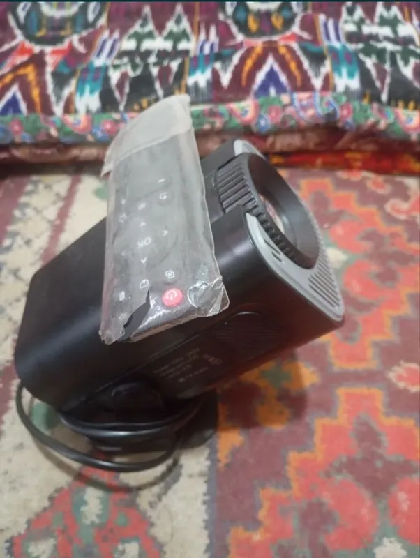 HY320 Mini Projector — фото 2