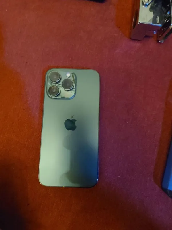 Iphone 13 pro sotiladi bez korobka 6