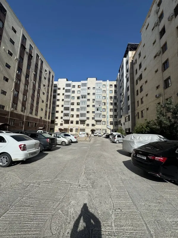 3 xonalik 3 etaj Kriti Choraxa 85kv 2