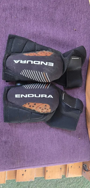 Велосипедные наколенники Endura (MTB / Enduro / Trail) 2 Велосипедные наколенники Endura (MTB / Enduro / Trail) 2