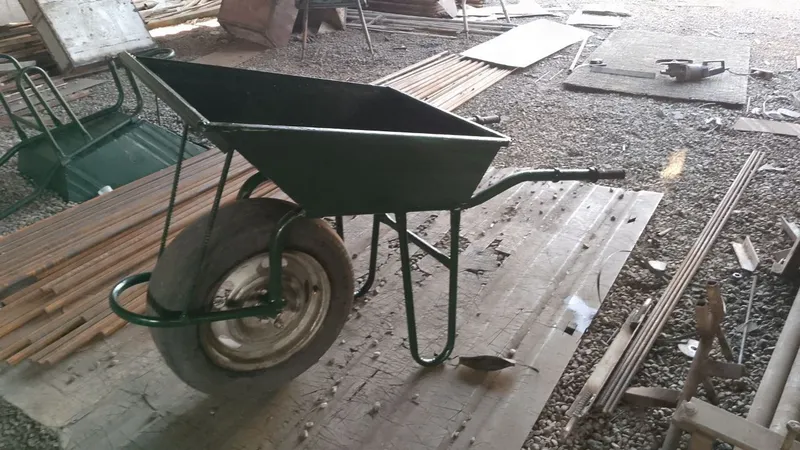 Arava tachka bir balonliy