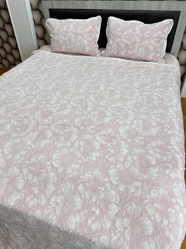Momiq qishgi kamplekt prostinala nalichida