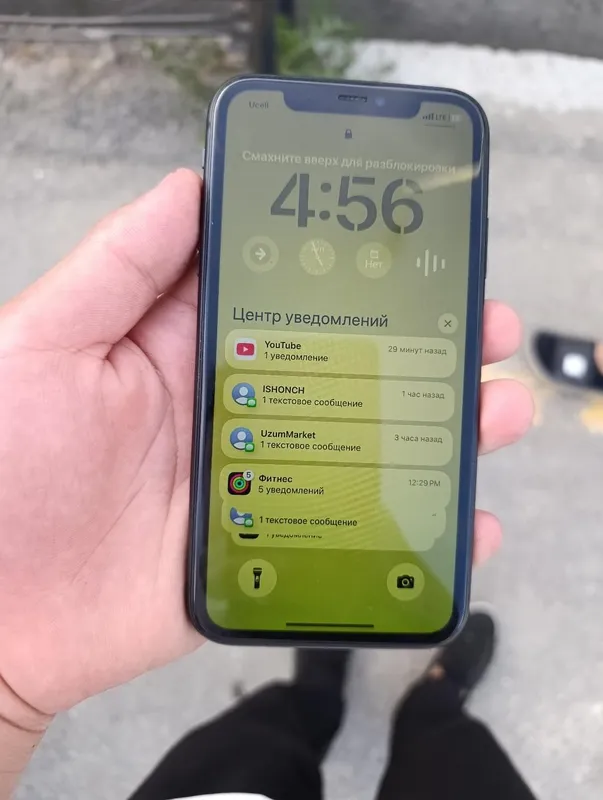 iPhone 11 iPhone 11