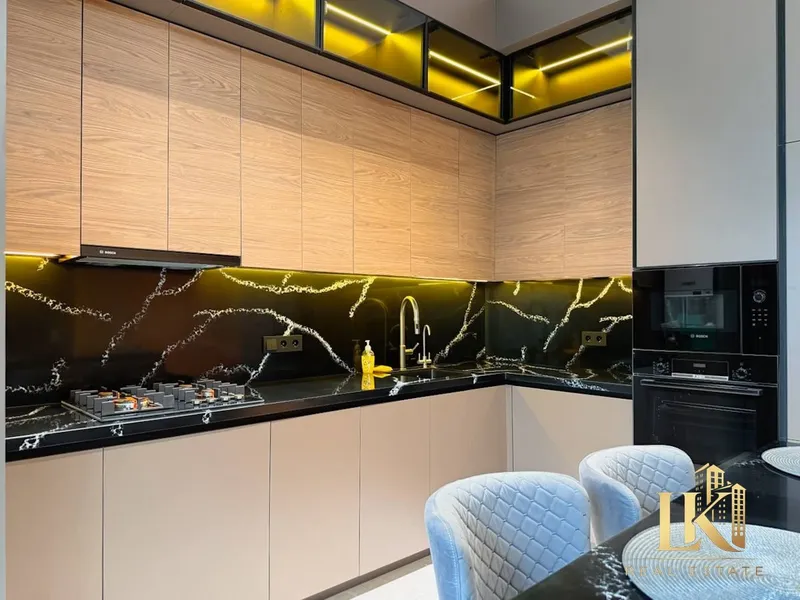 Продаётся 2-комнатная квартира в ЖК Parkwood (вид во двор) — фото 2