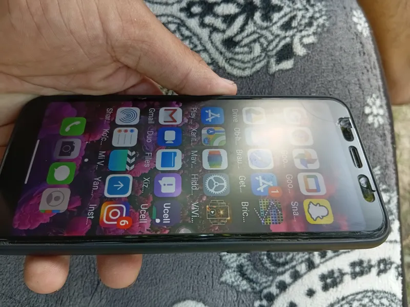 Redmi 5 sotiladi.ishlashi zor 4