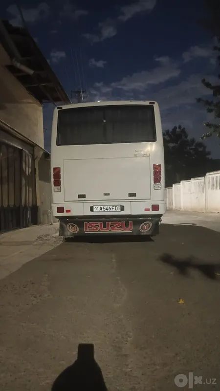 Isuzu avtobus 2017. Yil 3 Isuzu avtobus 2017. Yil 3