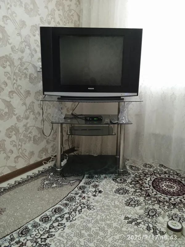 Телевизор и подставка — фото 1