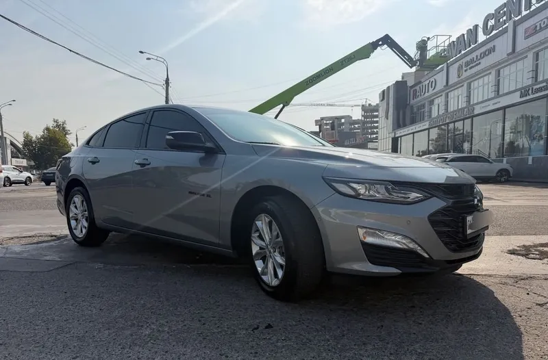 Chevrolet Malibu XL 2