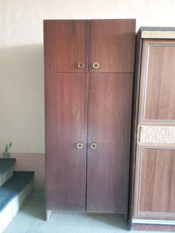 Shkaf sotiladi holati yaxshi 2 Shkaf sotiladi holati yaxshi 2