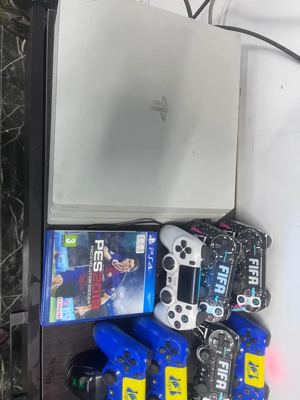 PS4 Pro, 1 ТБ 2 PS4 Pro, 1 ТБ 2